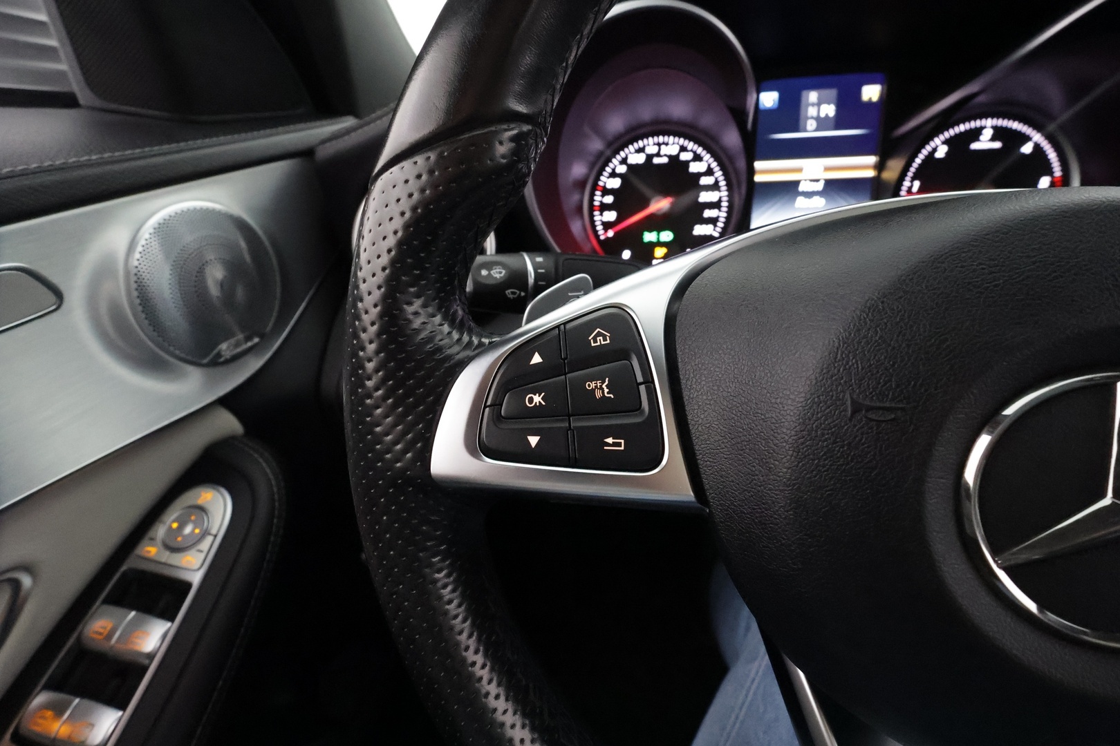 MERCEDES-BENZ C 2016