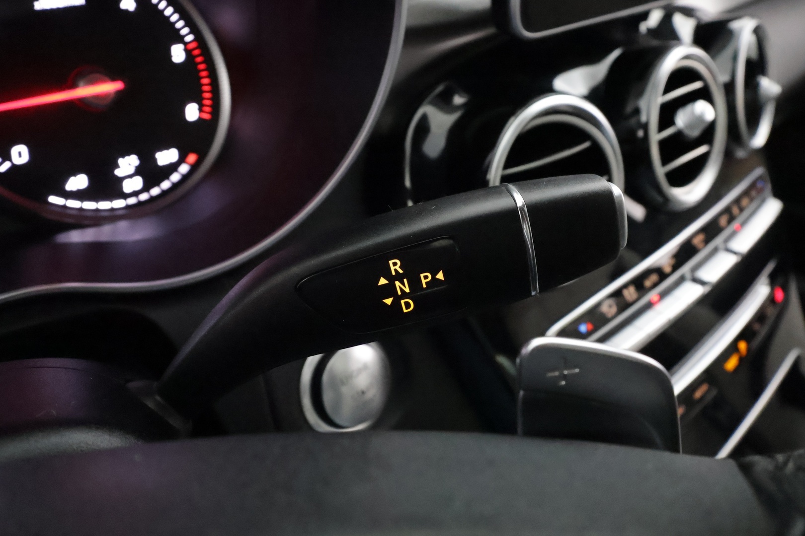 MERCEDES-BENZ C 2016