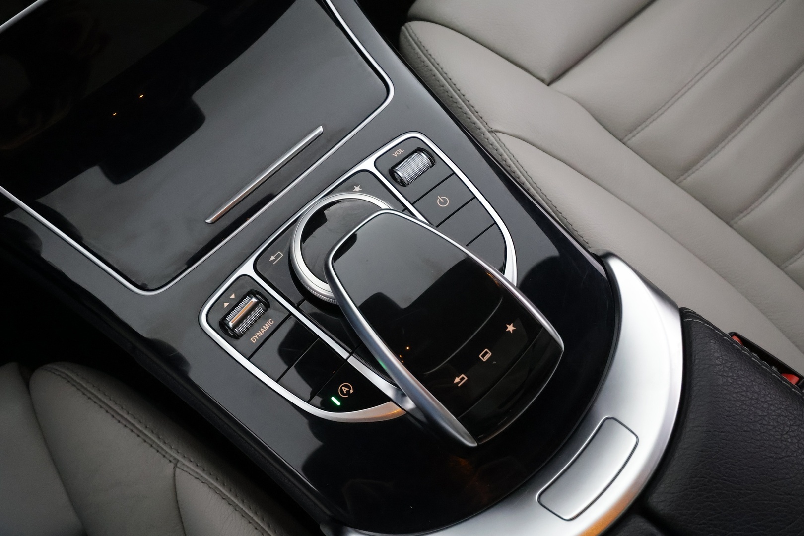 MERCEDES-BENZ C 2016