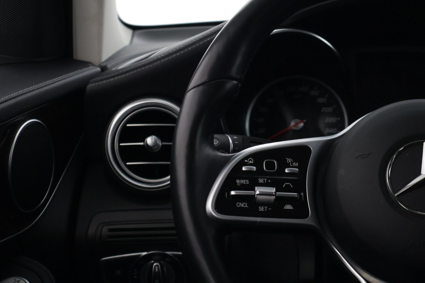 MERCEDES-BENZ GLC 2021