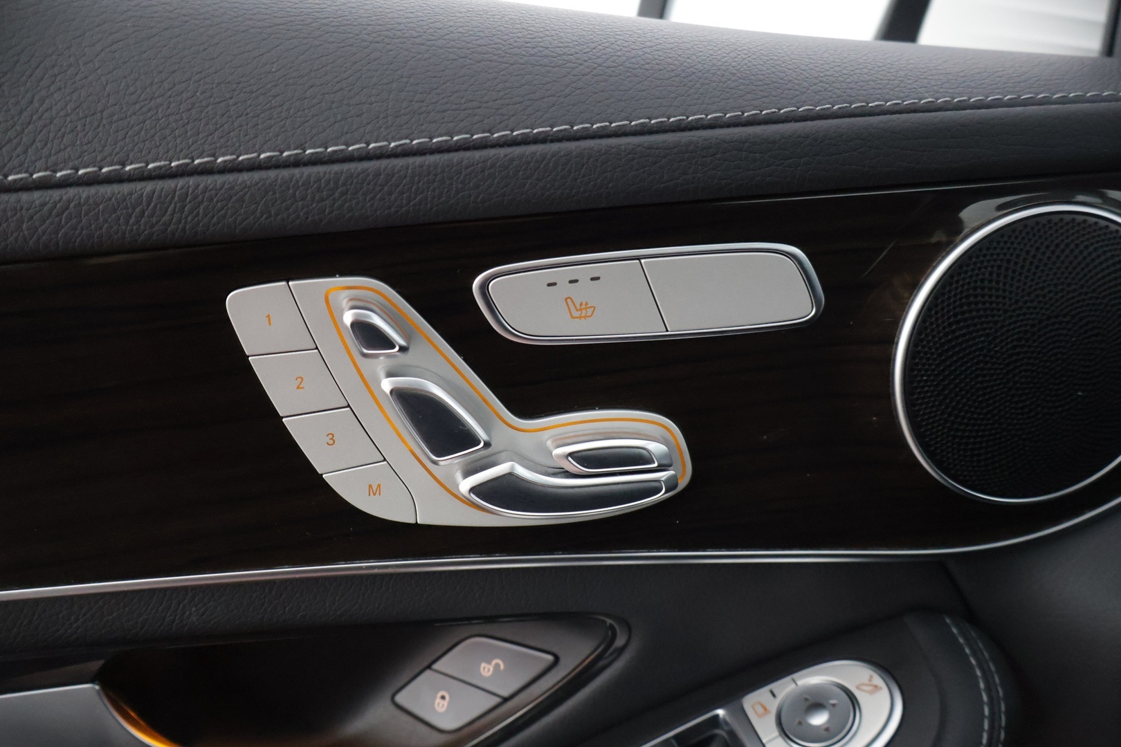 MERCEDES-BENZ GLC 2021