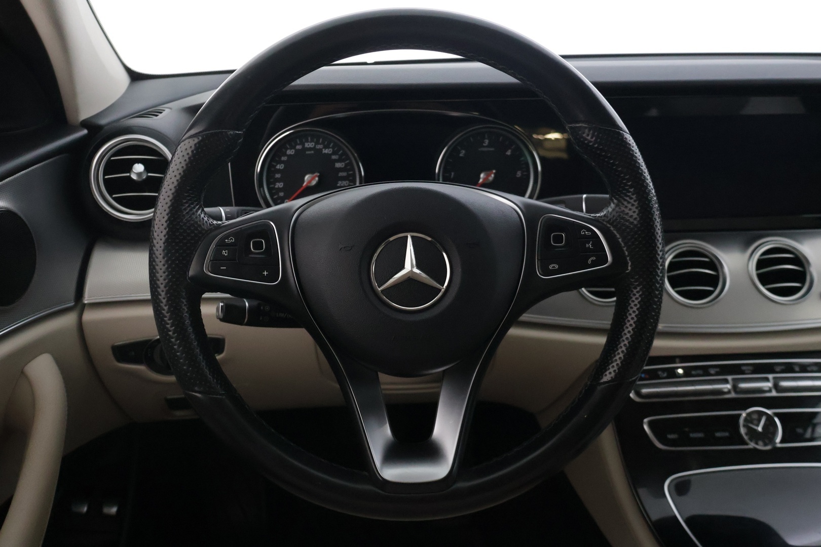 MERCEDES-BENZ E 2017
