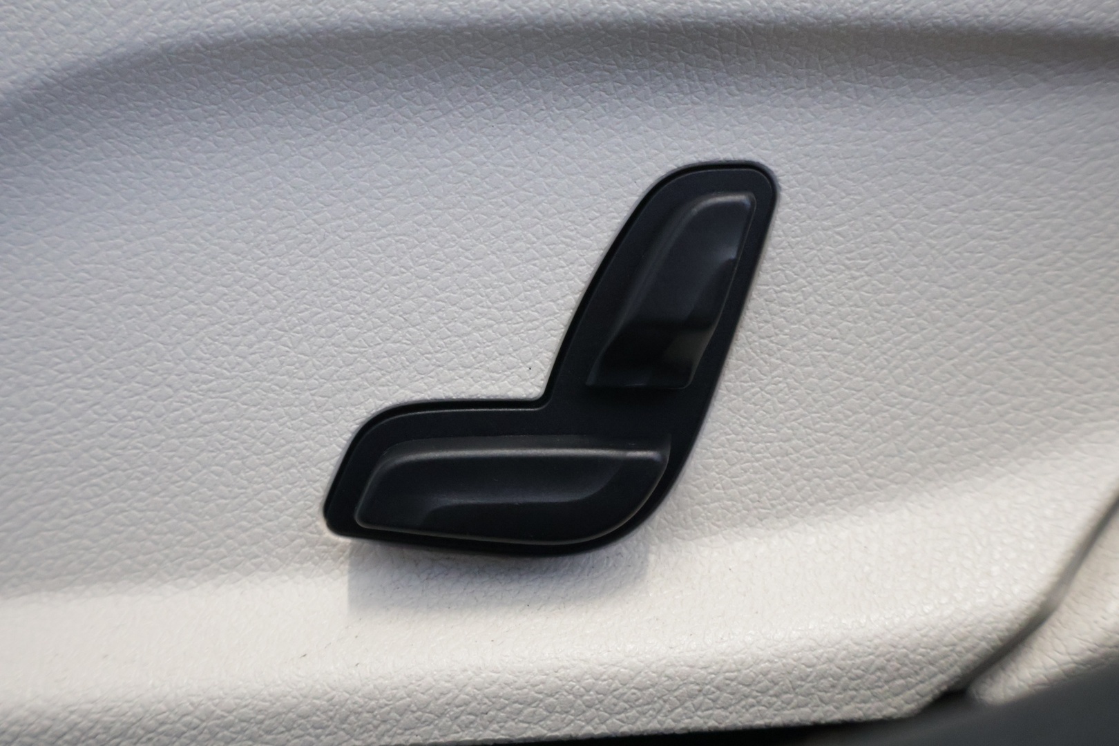MERCEDES-BENZ E 2017