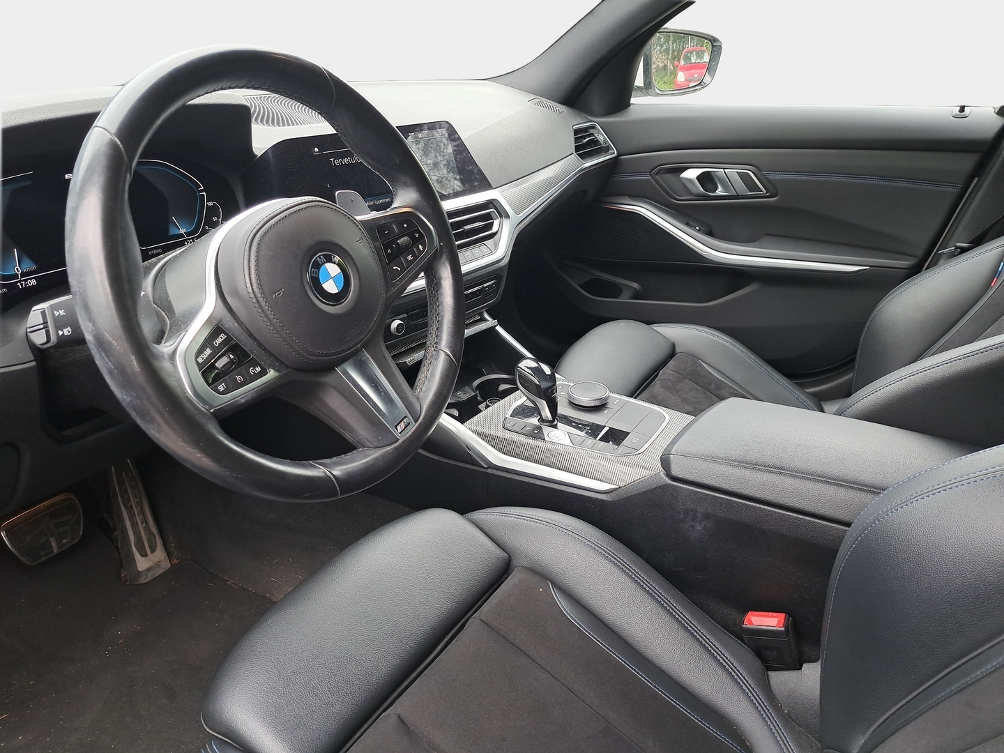 BMW 330 2021