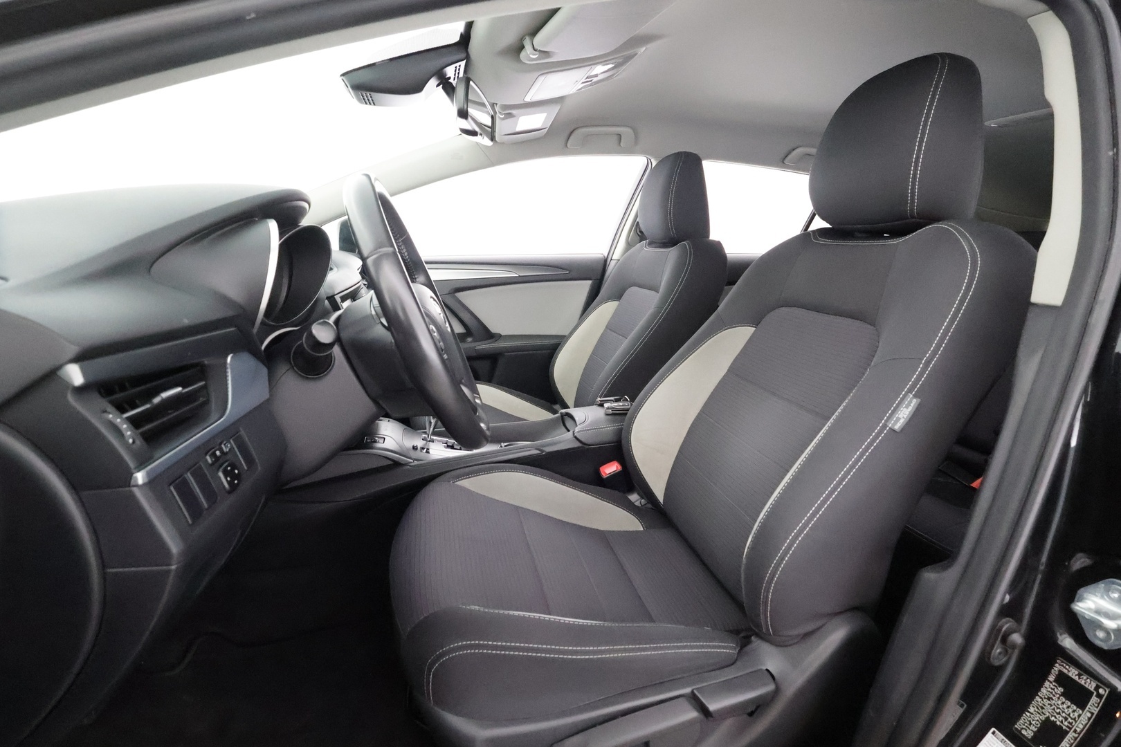 TOYOTA Avensis 2017