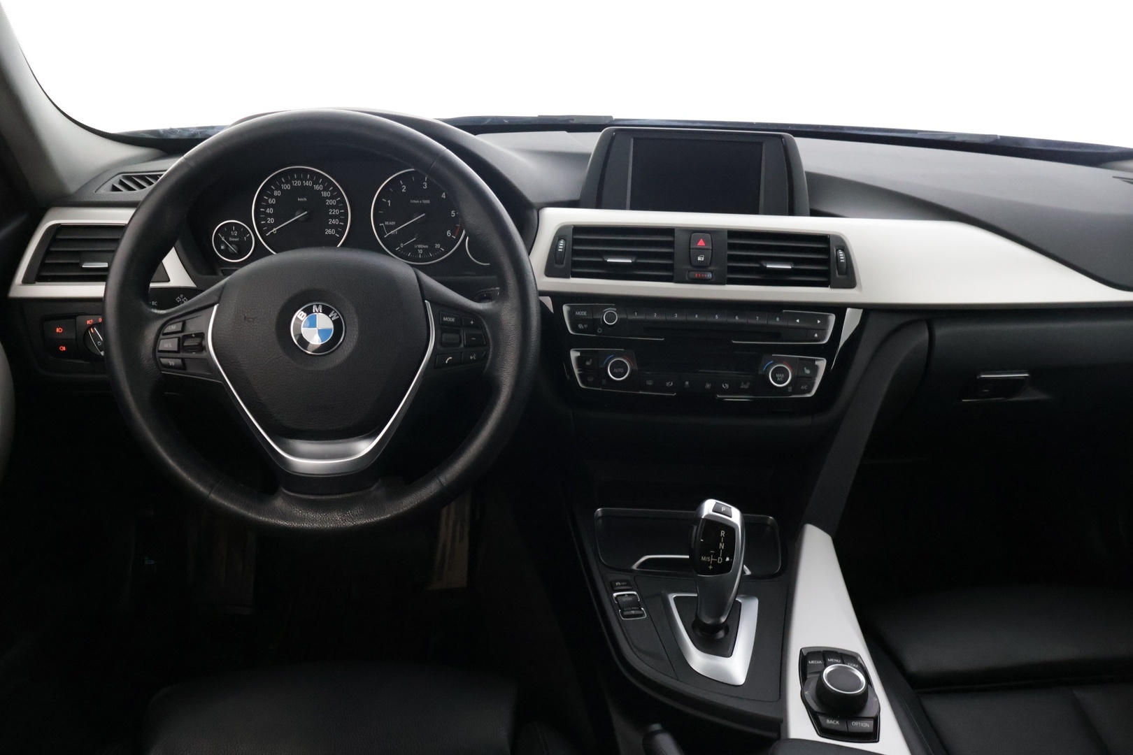 BMW 318 2018