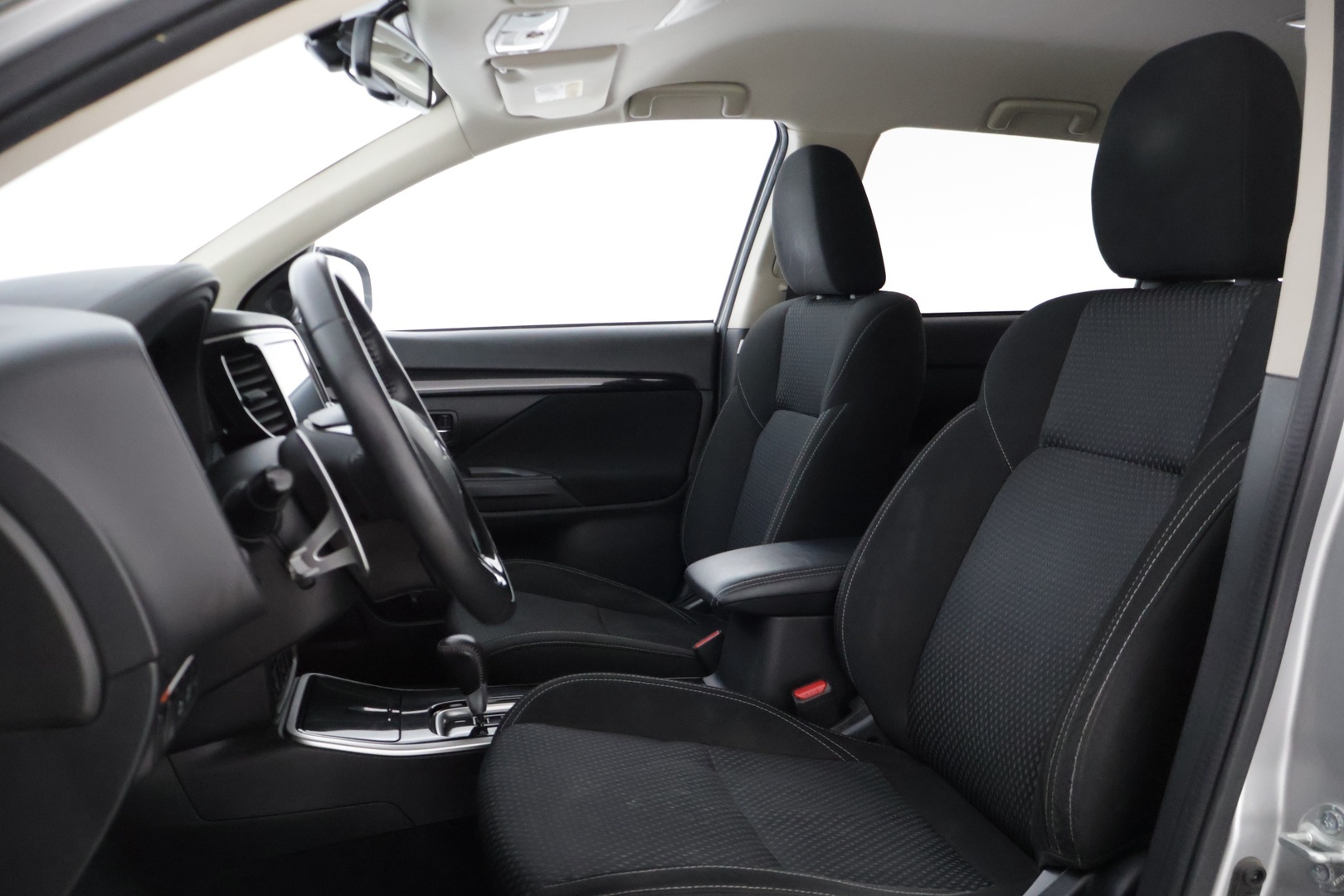 MITSUBISHI Outlander 2019