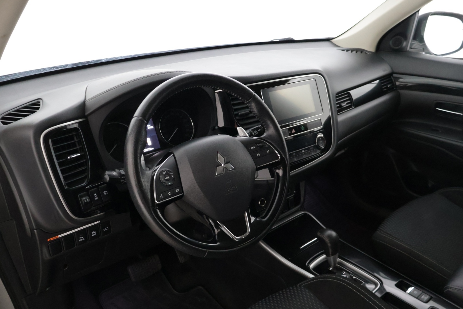 MITSUBISHI Outlander 2019