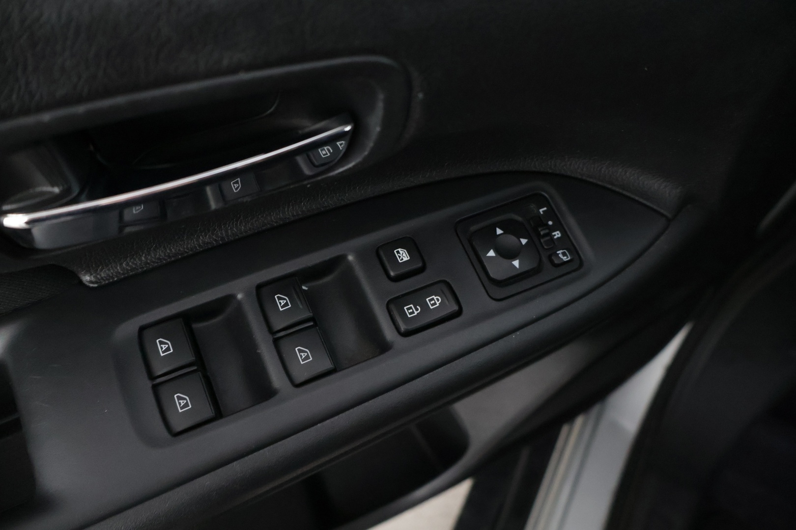 MITSUBISHI Outlander 2019