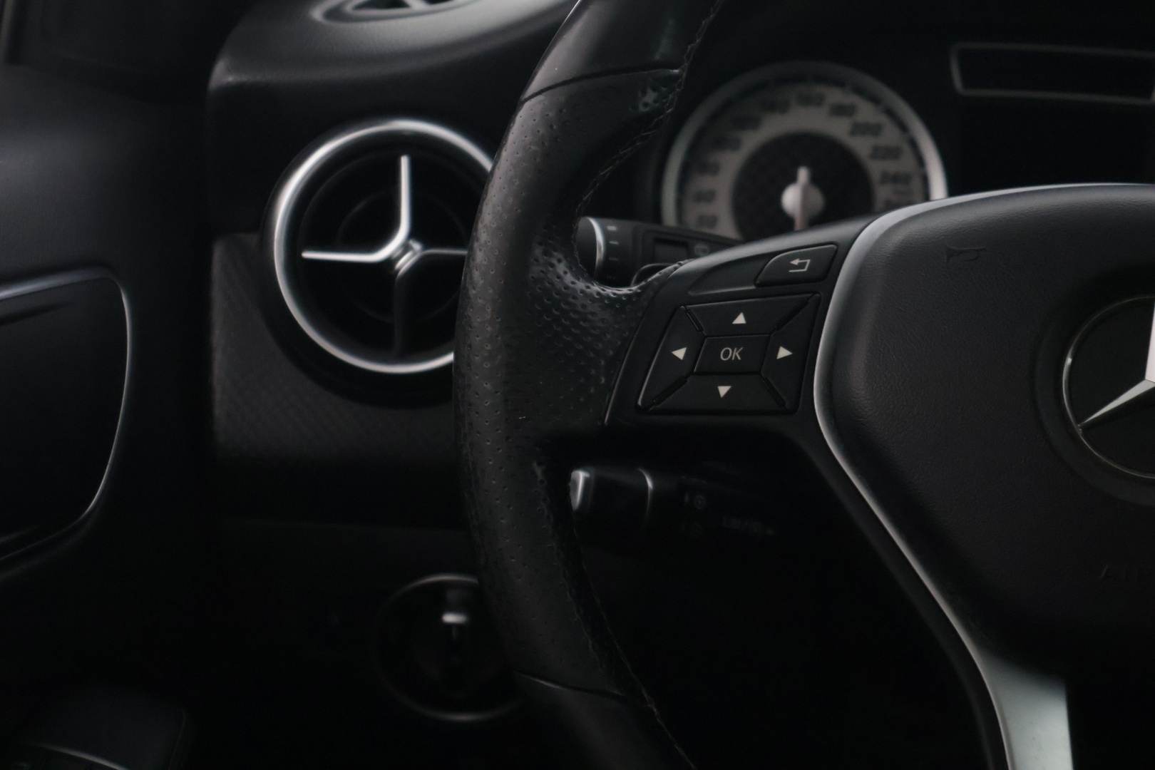 MERCEDES-BENZ A 2015