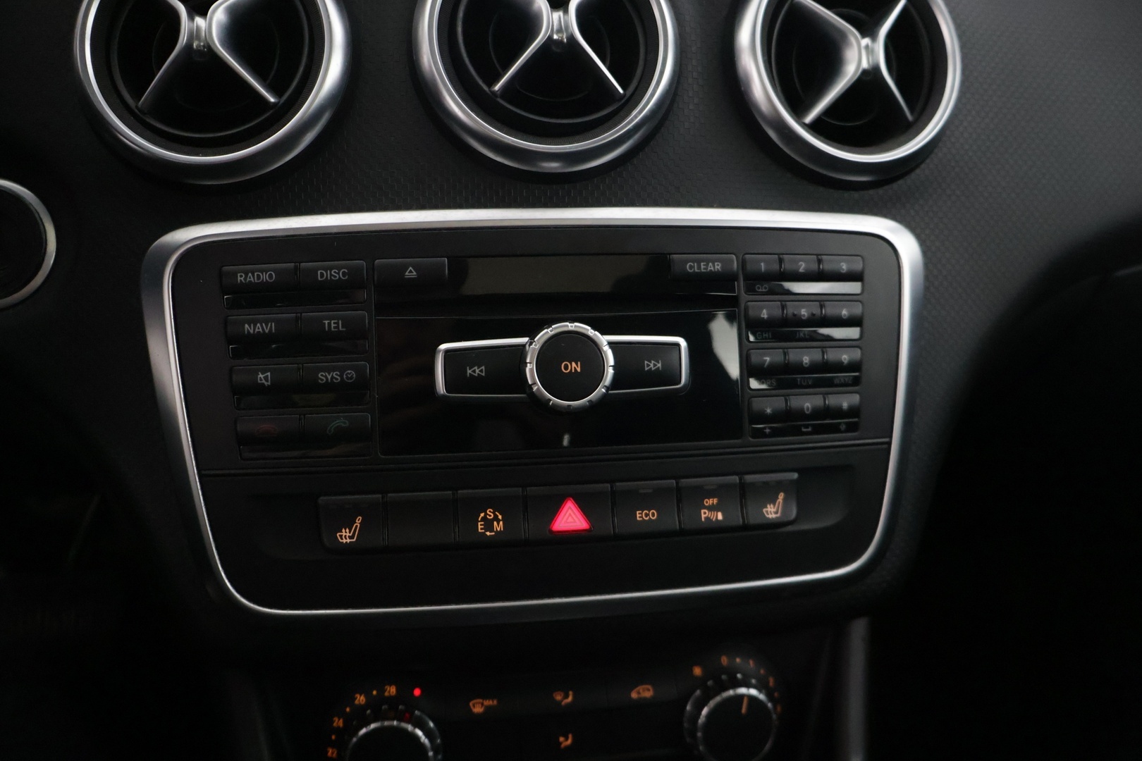 MERCEDES-BENZ A 2015