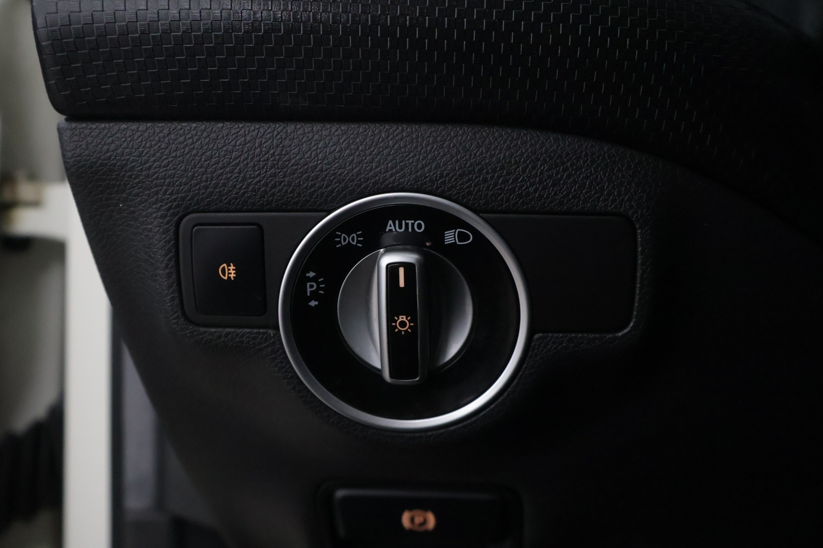 MERCEDES-BENZ A 2015