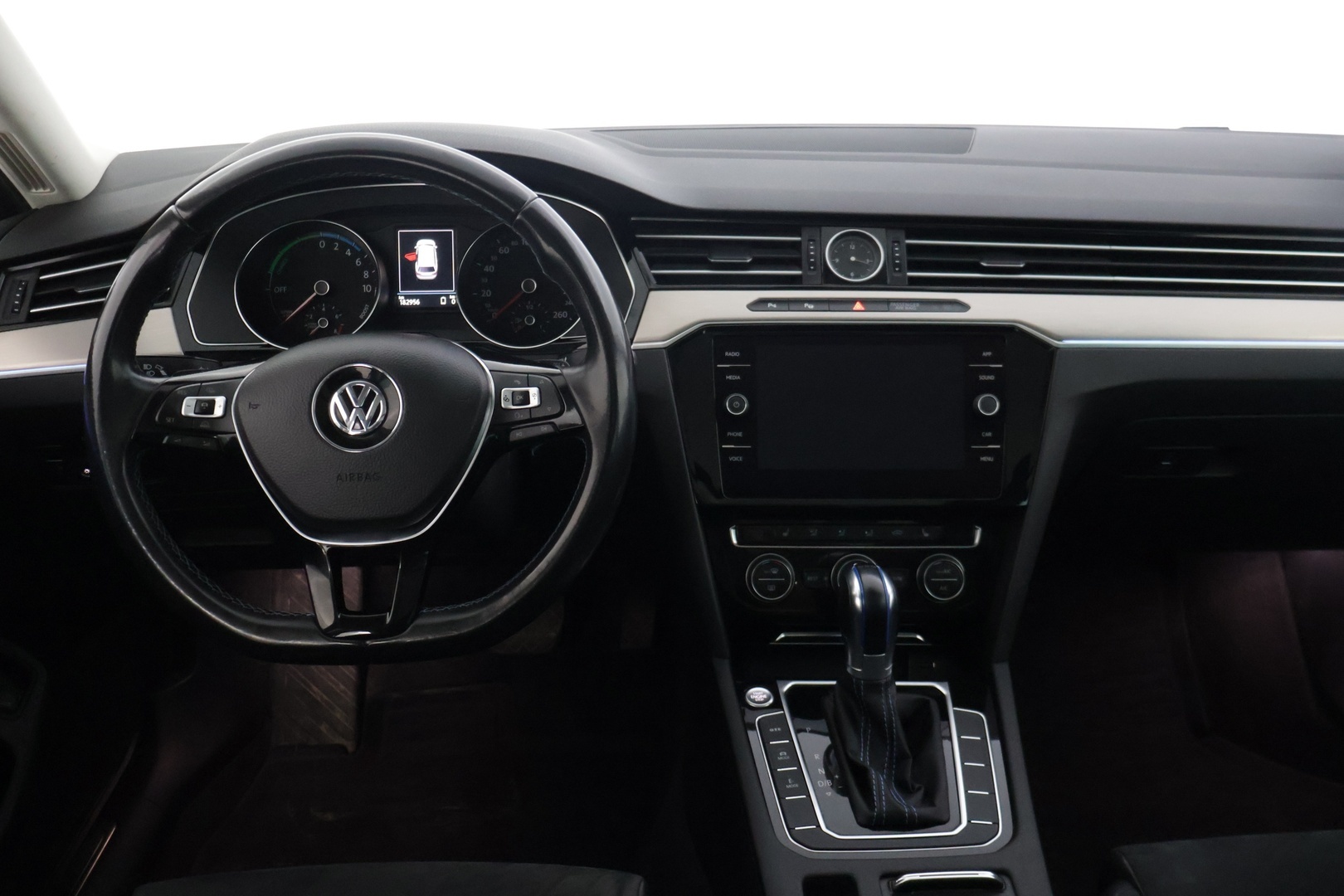 VOLKSWAGEN Passat 2018