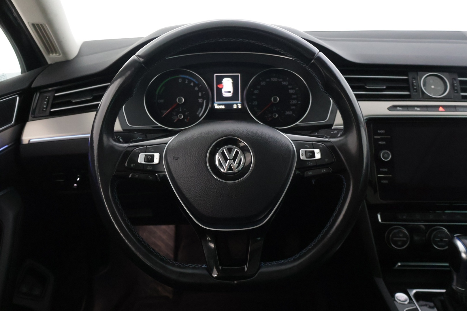 VOLKSWAGEN Passat 2018