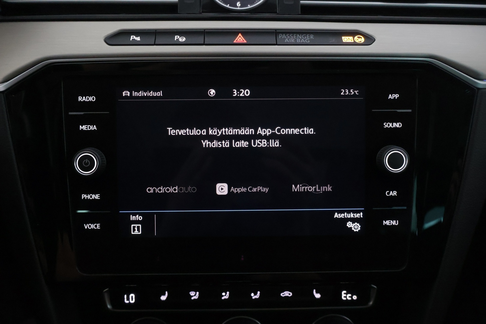 VOLKSWAGEN Passat 2018