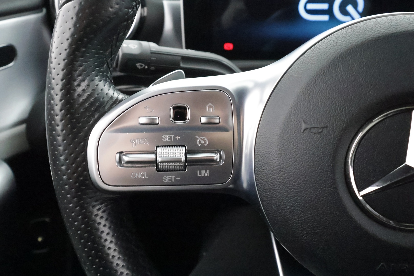 MERCEDES-BENZ A 2020