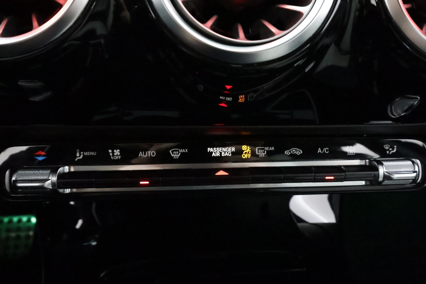 MERCEDES-BENZ A 2020