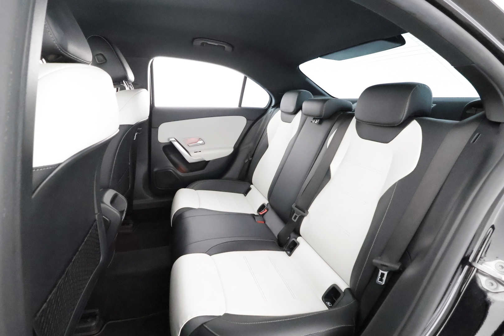 MERCEDES-BENZ A 2020