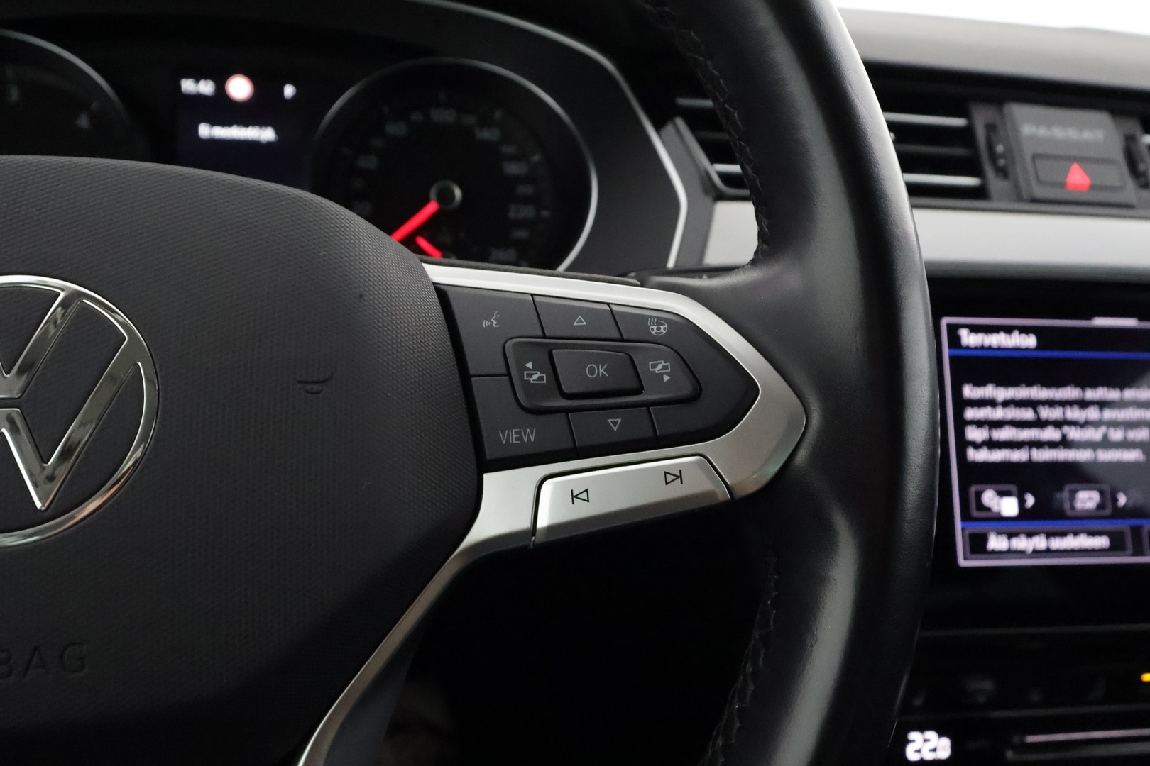 VOLKSWAGEN Passat 2024