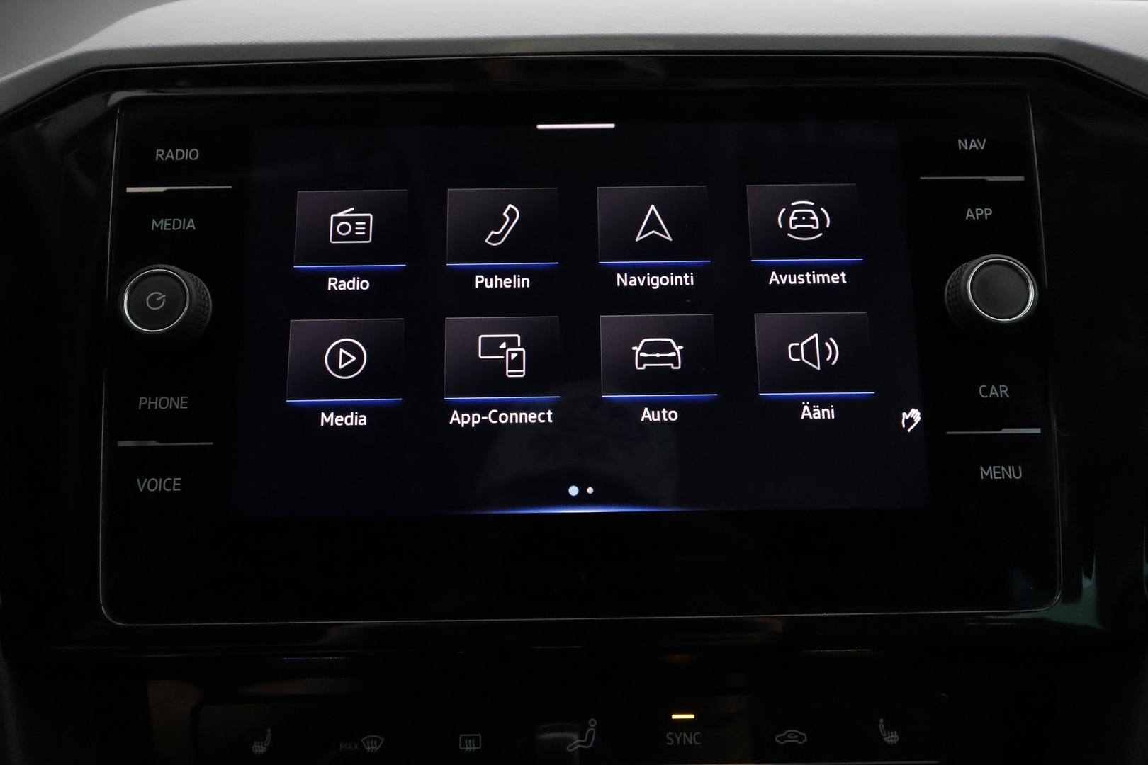 VOLKSWAGEN Passat 2024