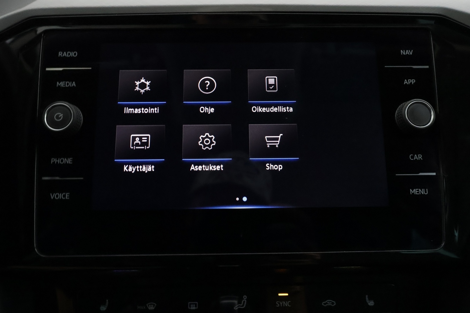 VOLKSWAGEN Passat 2024
