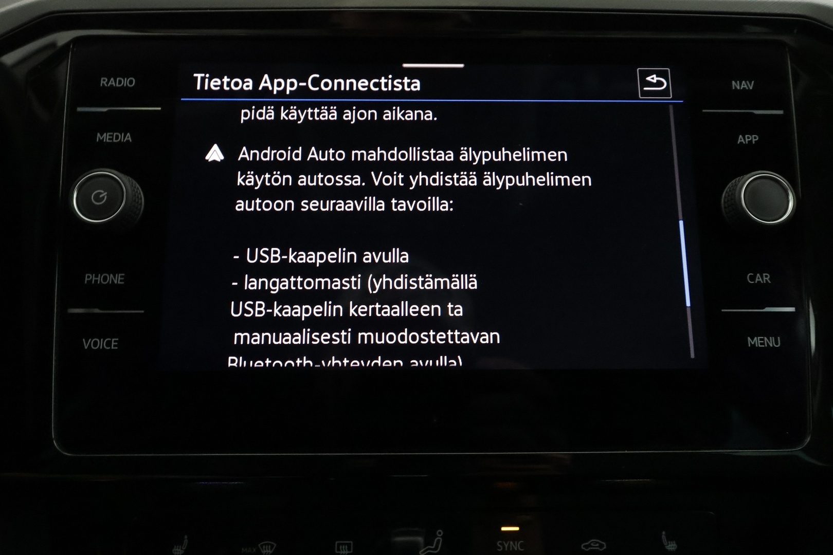 VOLKSWAGEN Passat 2024