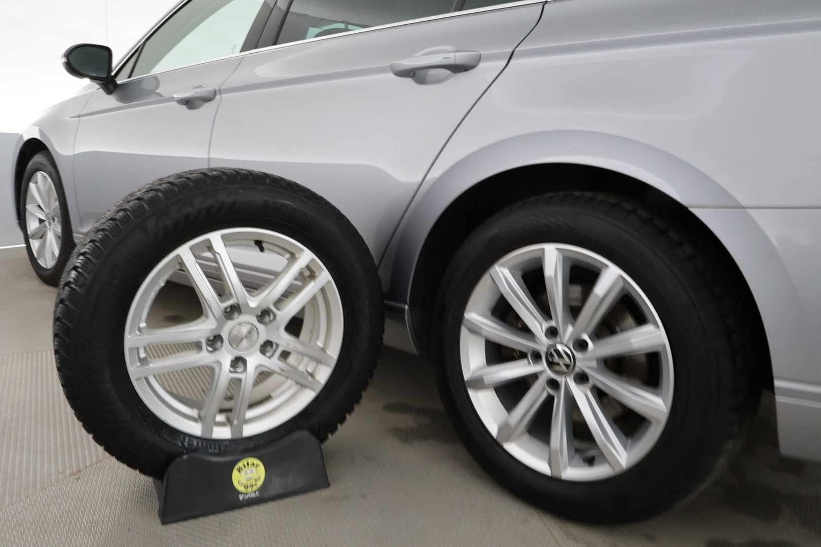 VOLKSWAGEN Passat 2024