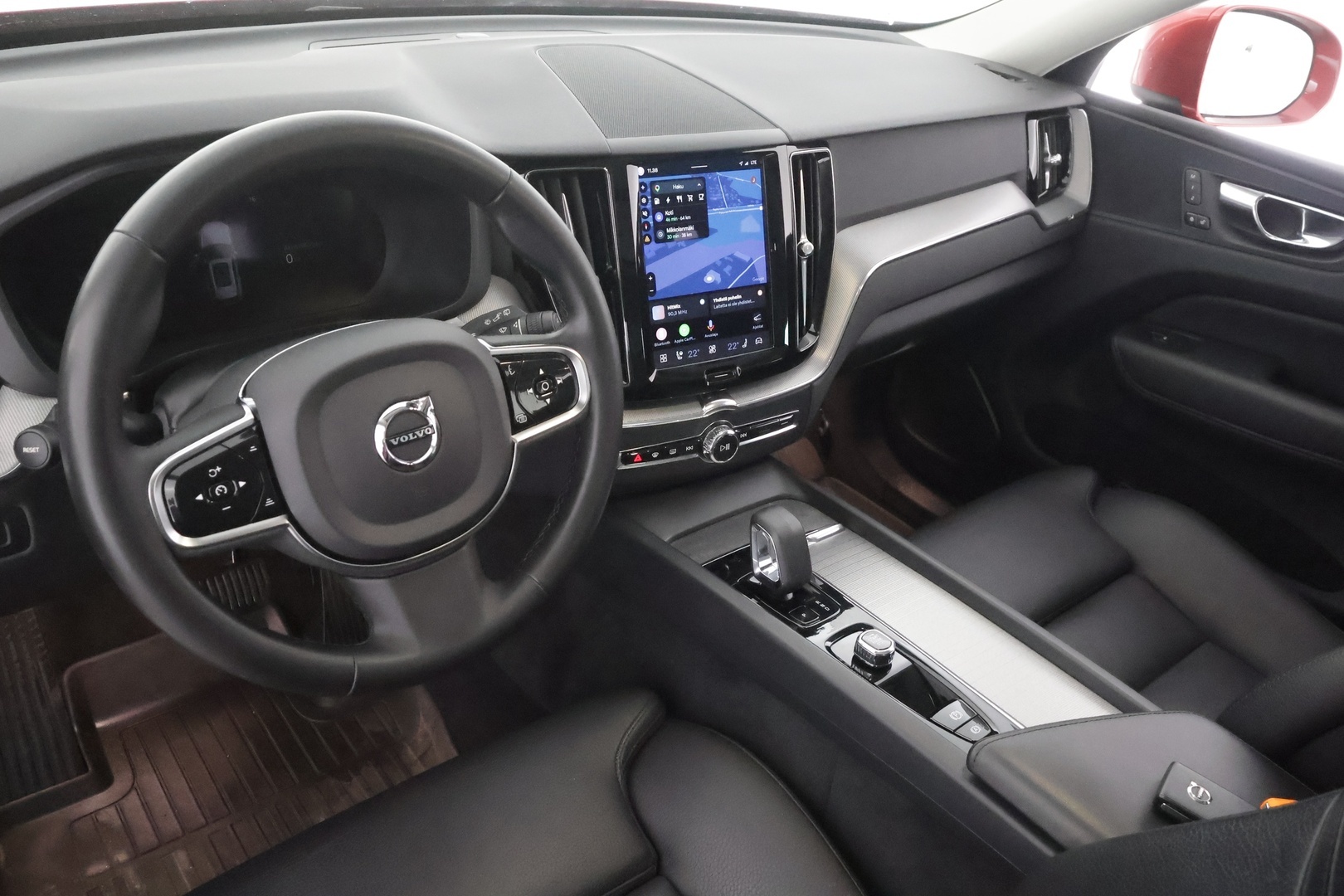 VOLVO XC60 2023