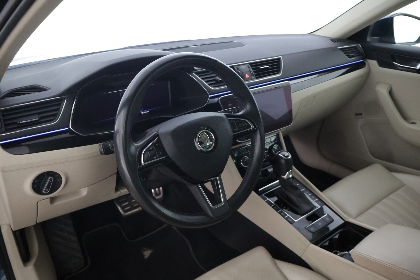 SKODA Superb 2019