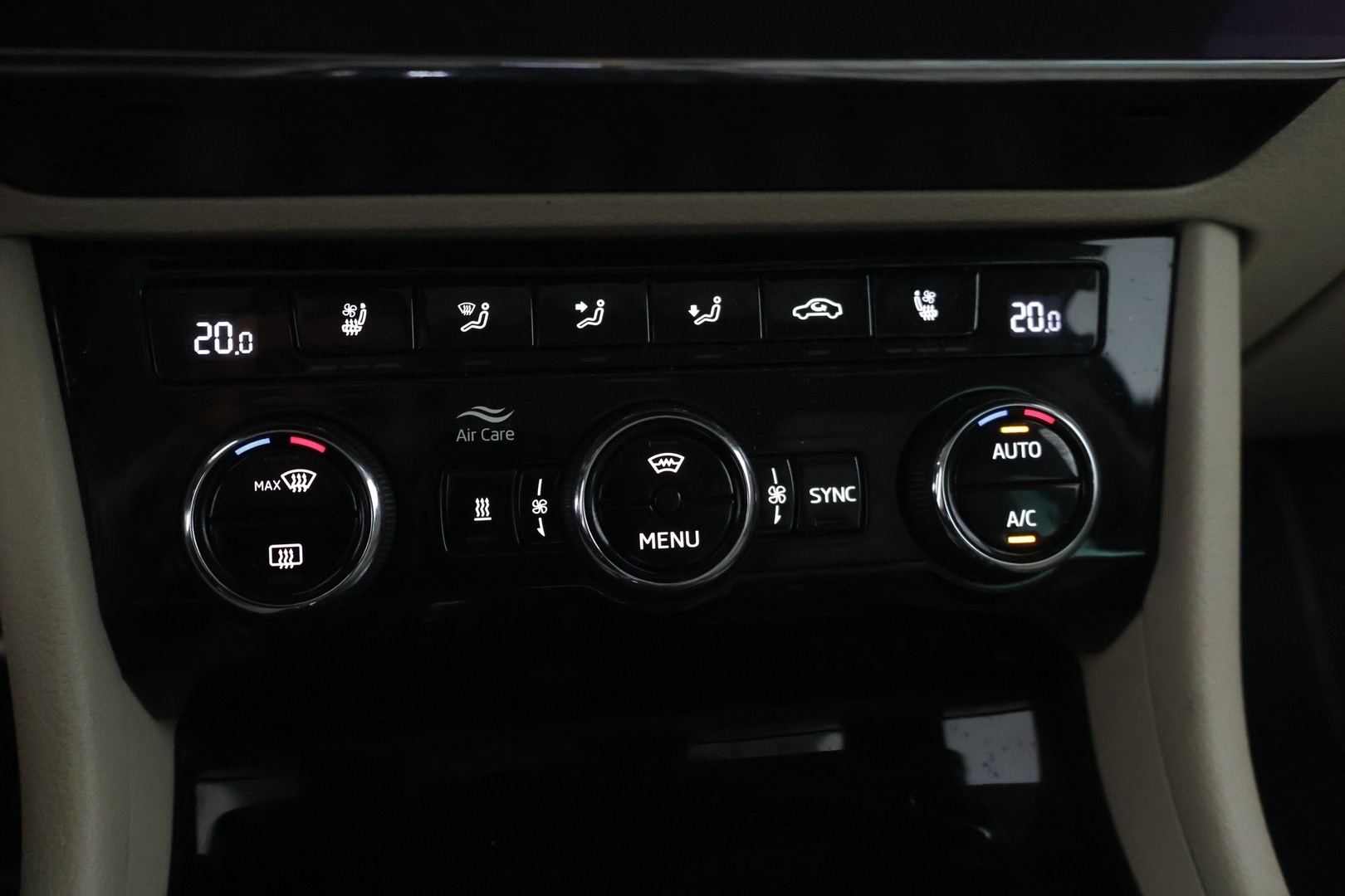 SKODA Superb 2019