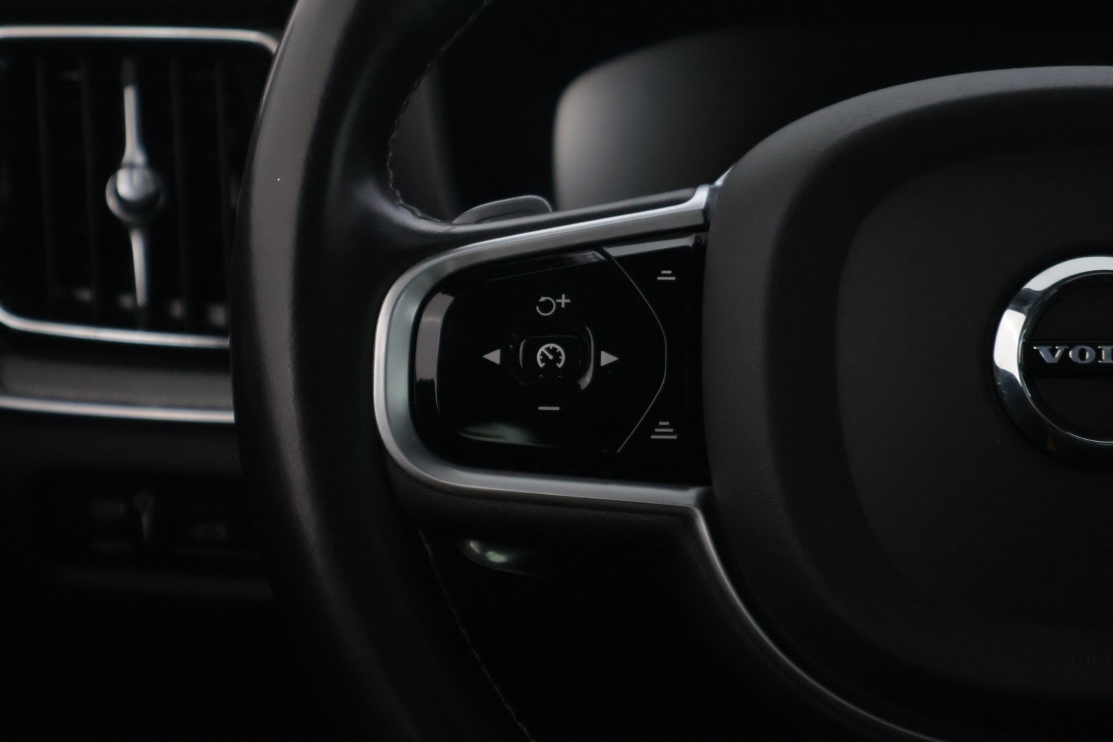 VOLVO S60 2020