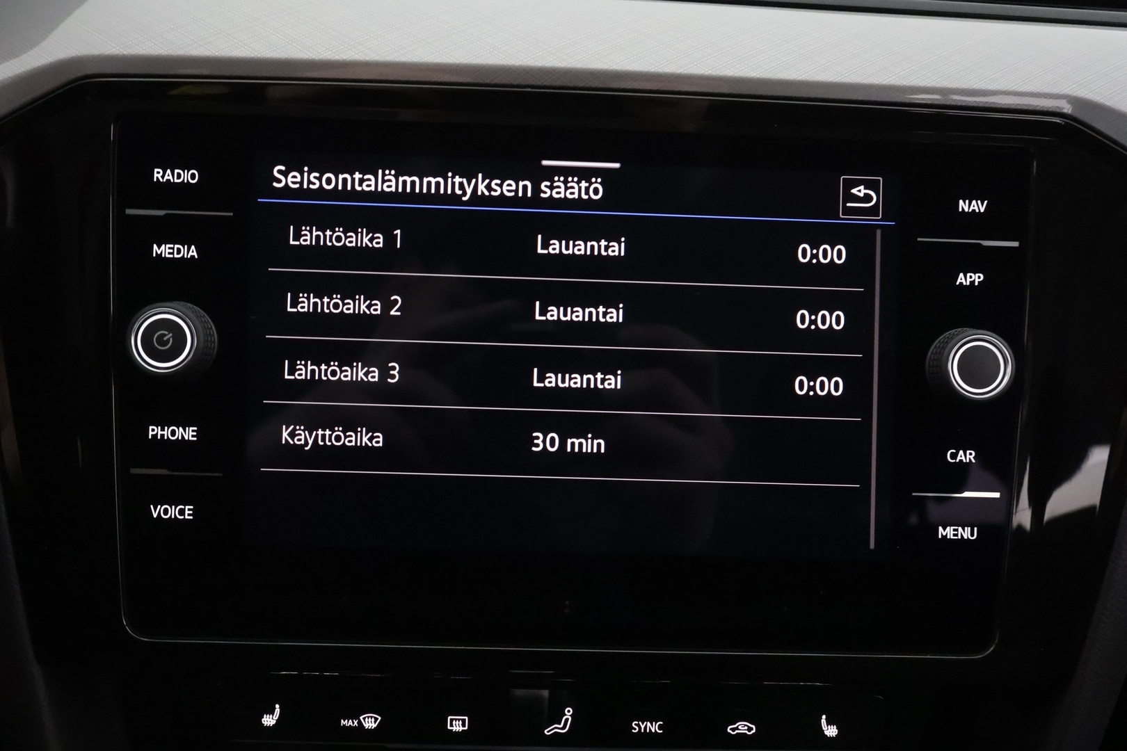 VOLKSWAGEN Passat 2022