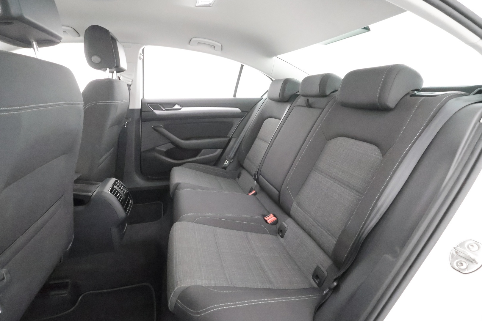 VOLKSWAGEN Passat 2022