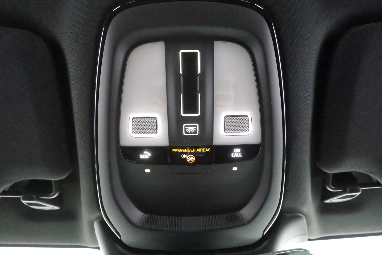 VOLVO V90 2022