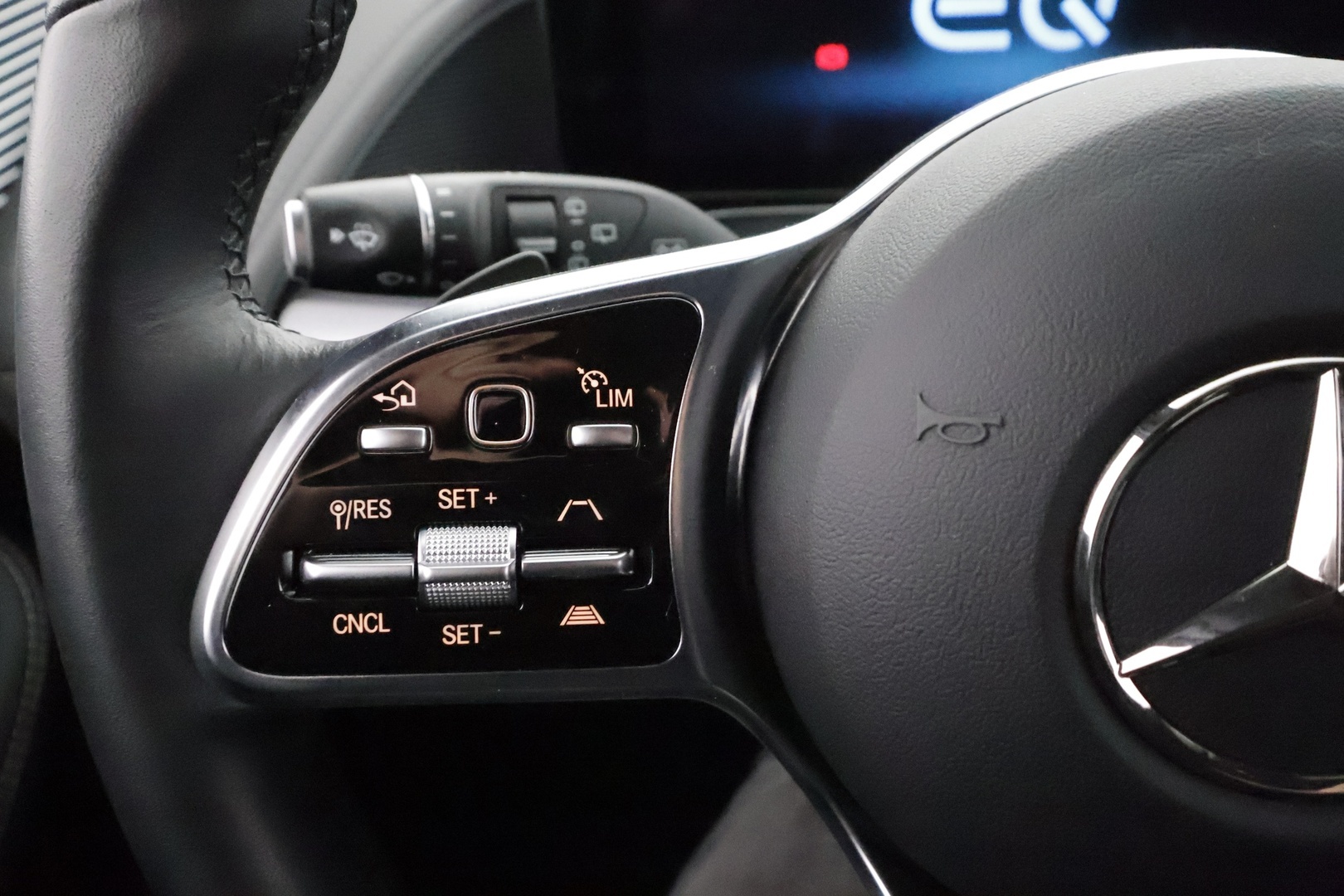 MERCEDES-BENZ EQC 2023
