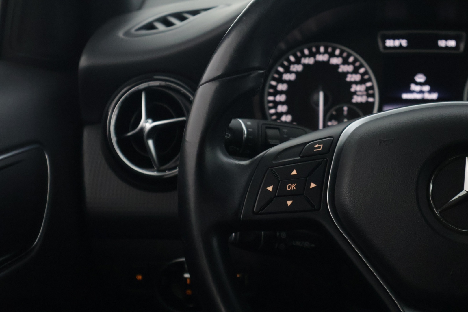 MERCEDES-BENZ A 2014