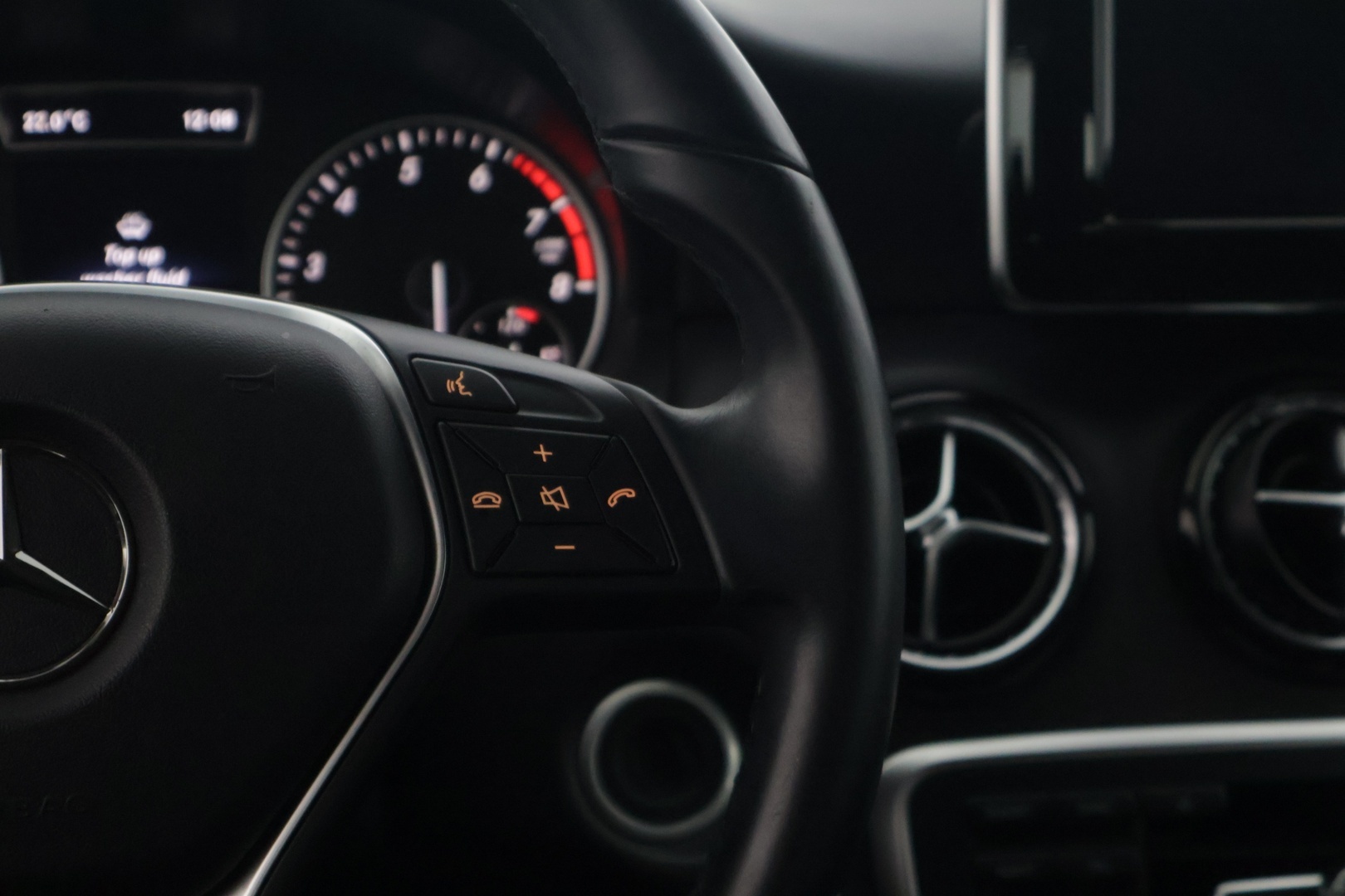 MERCEDES-BENZ A 2014