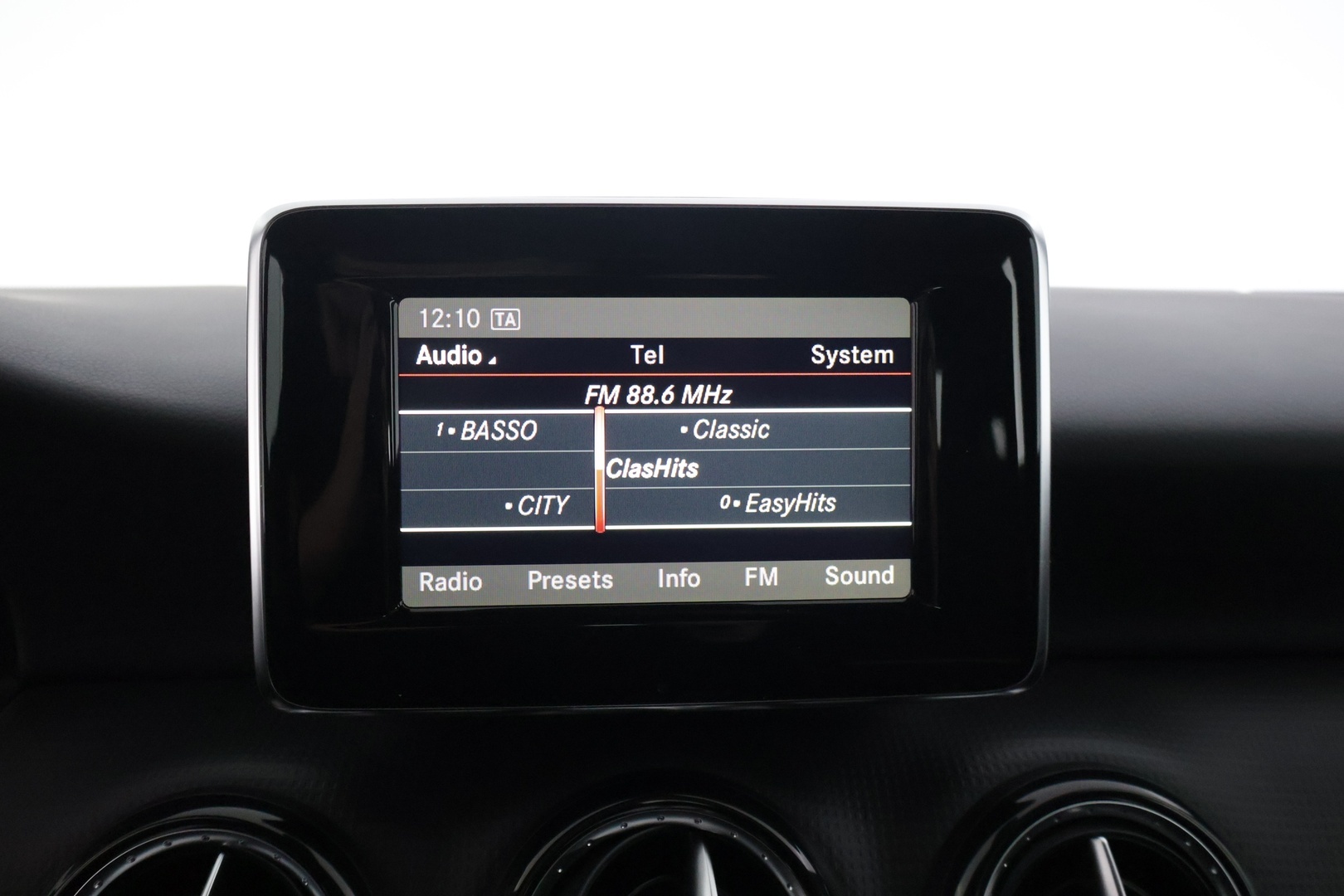 MERCEDES-BENZ A 2014