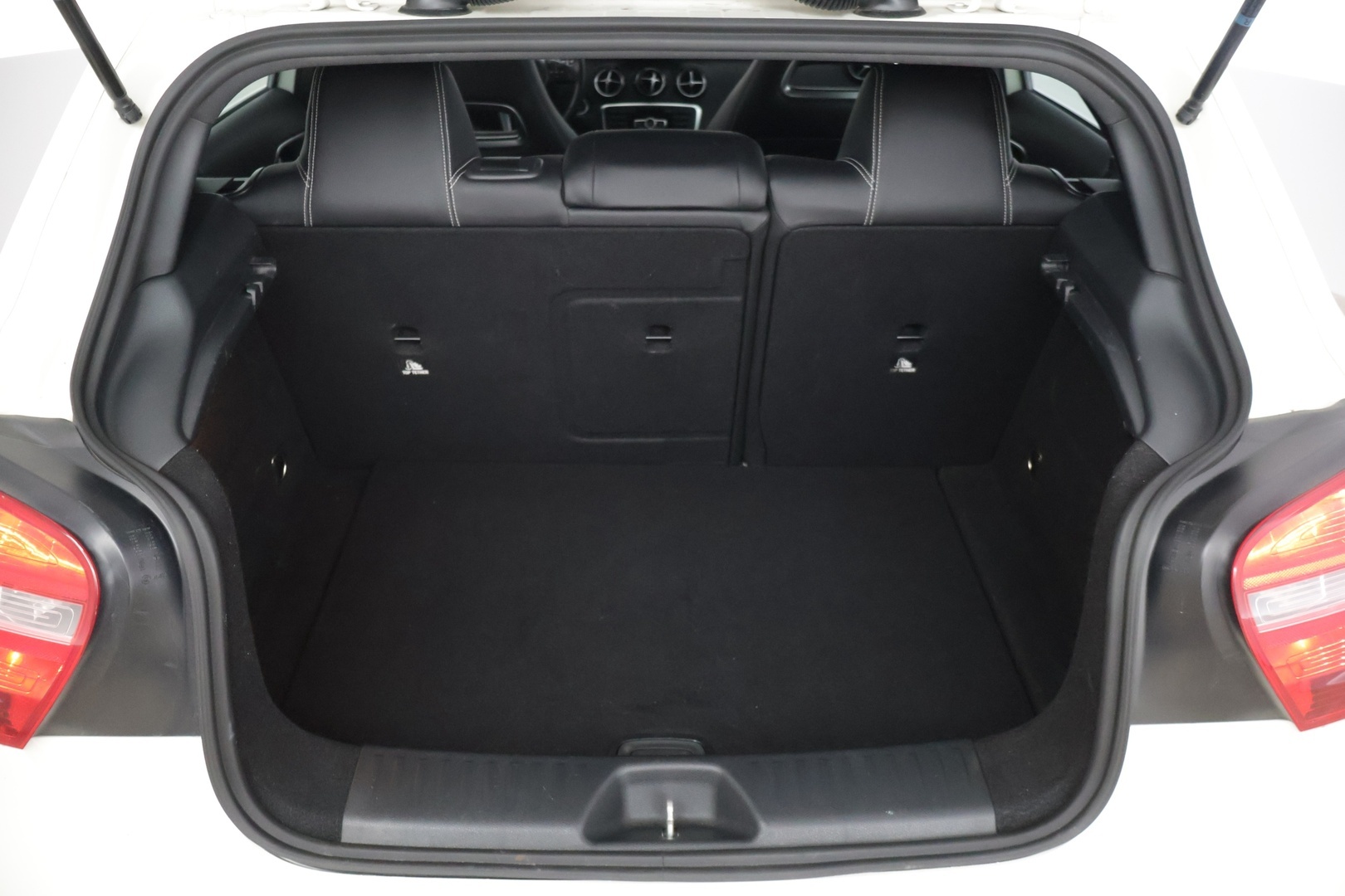 MERCEDES-BENZ A 2014