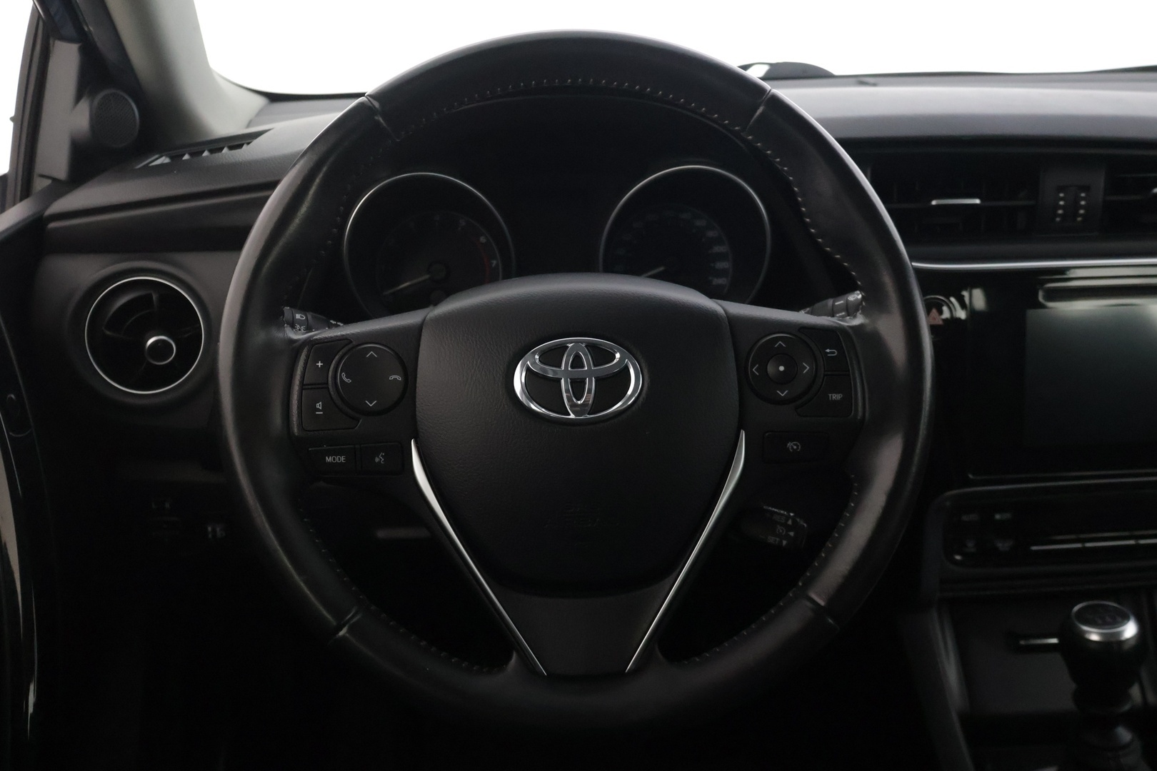 TOYOTA Auris 2016