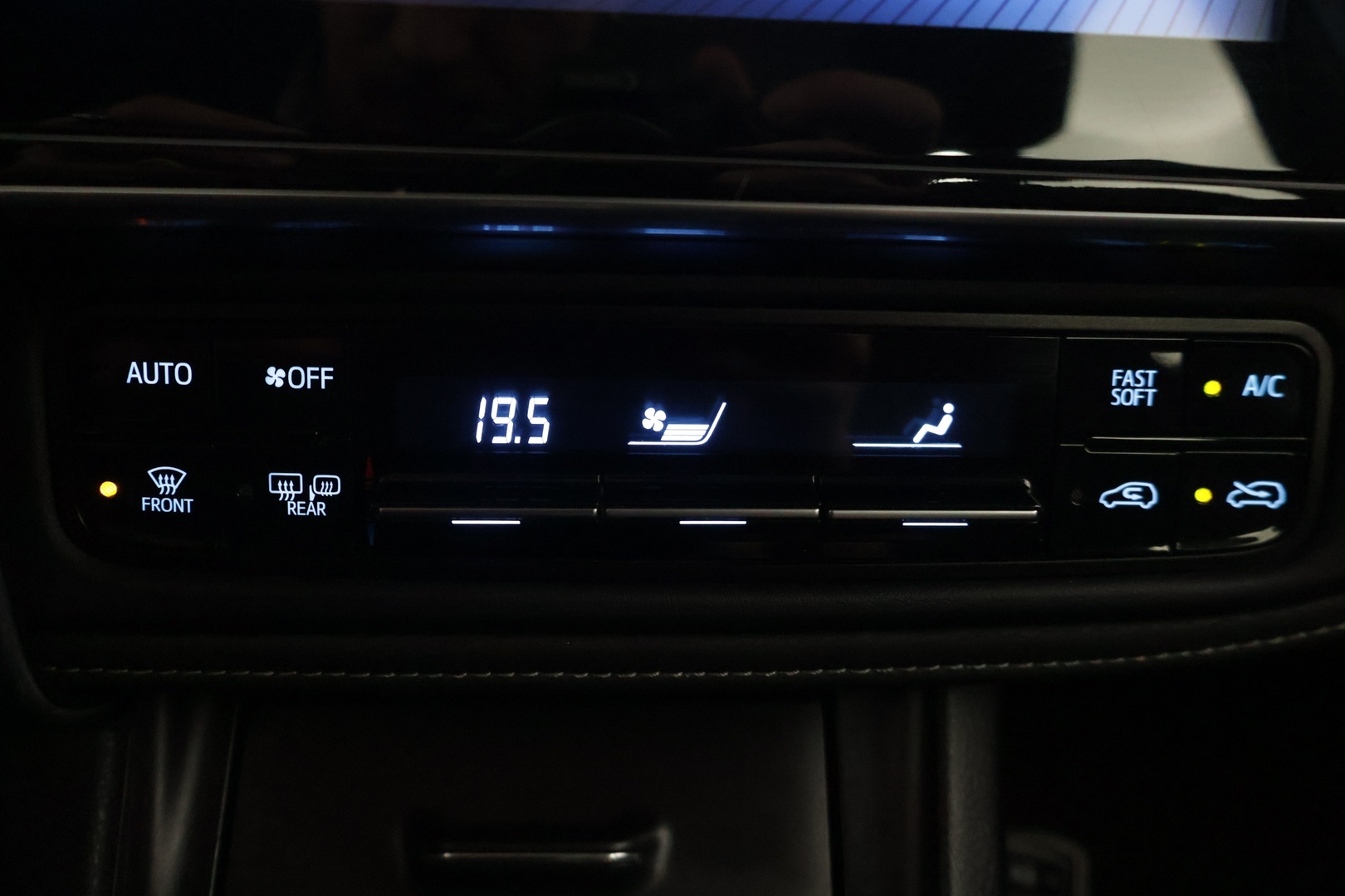 TOYOTA Auris 2016