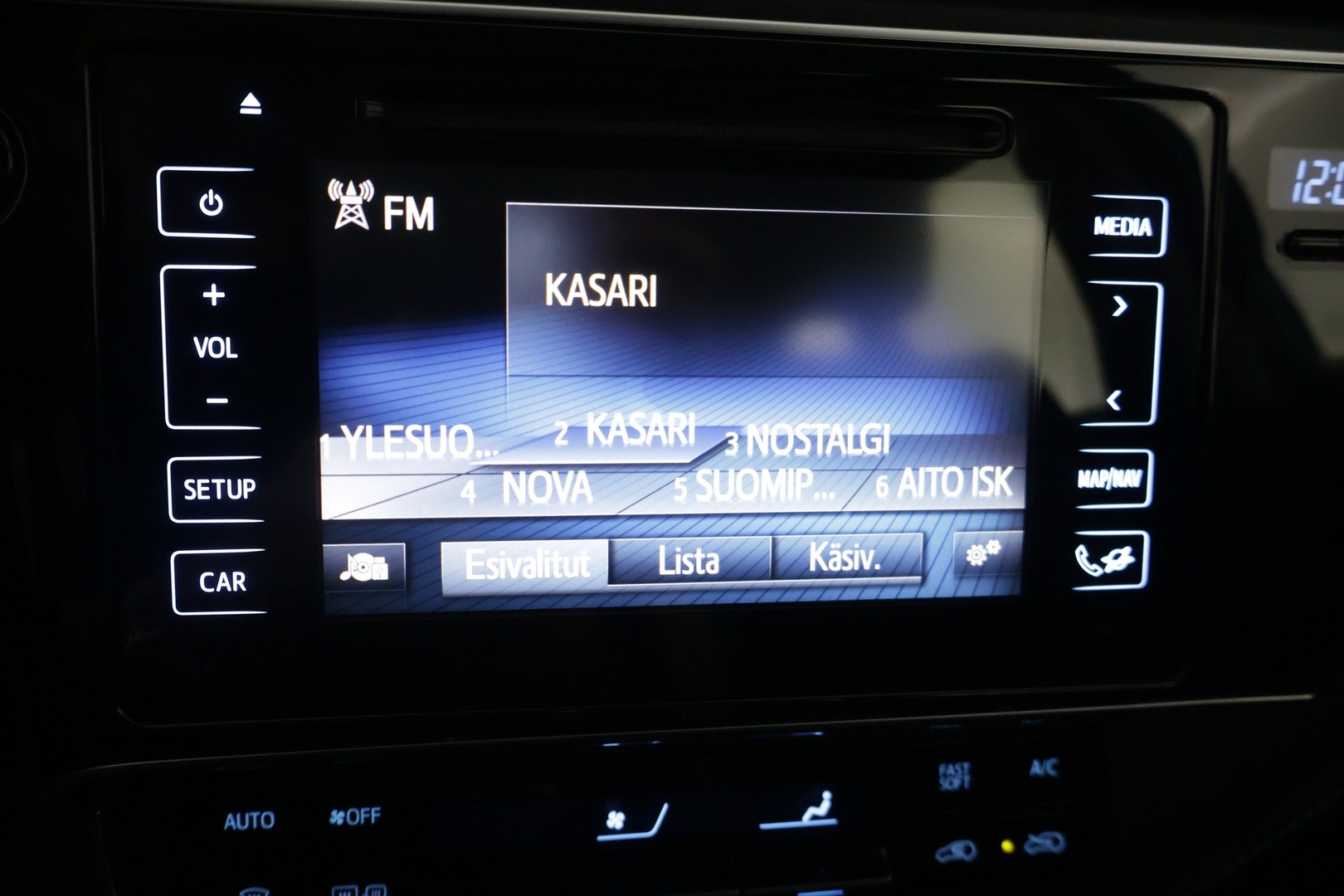 TOYOTA Auris 2016