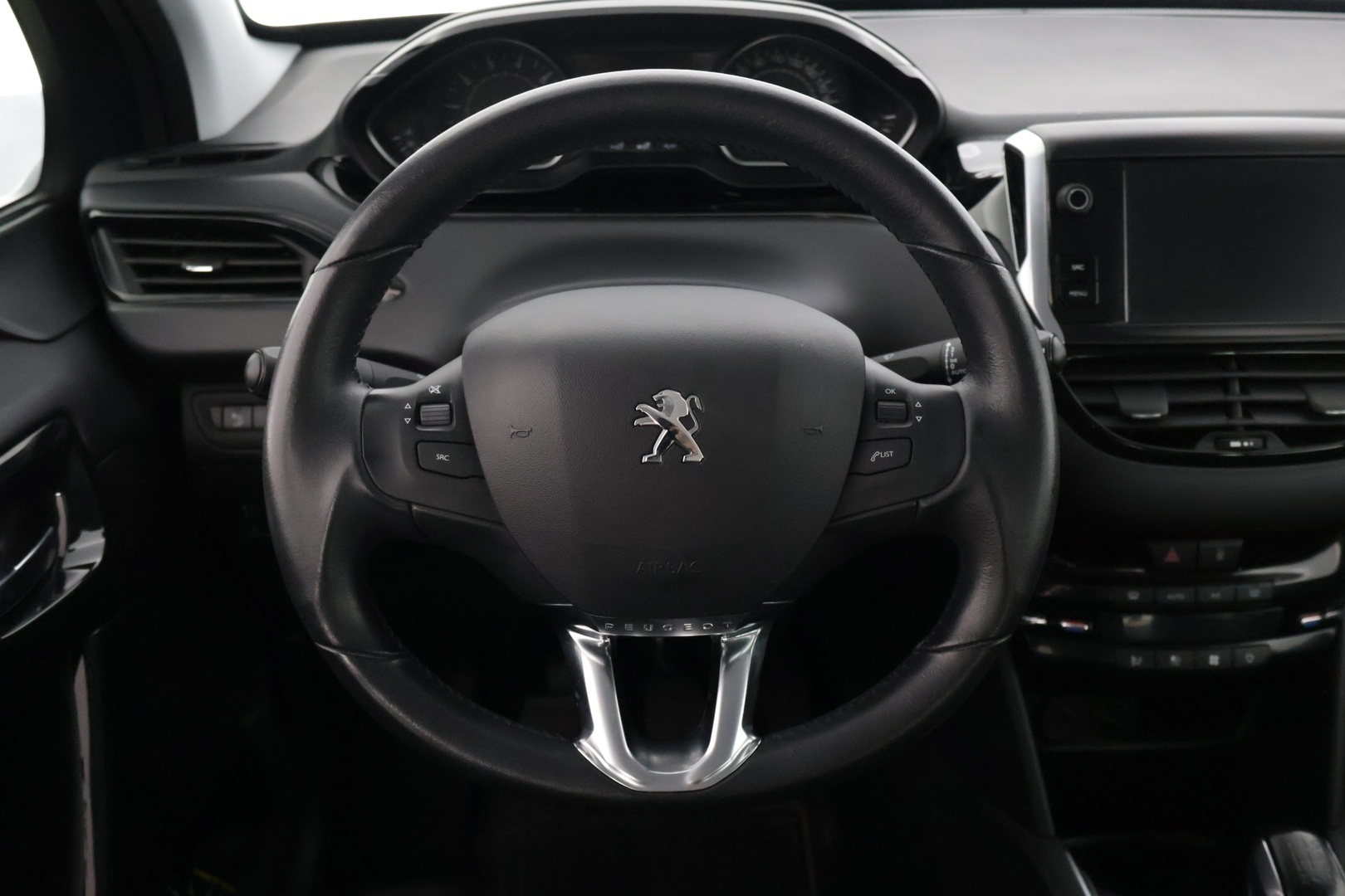 PEUGEOT 208 2018