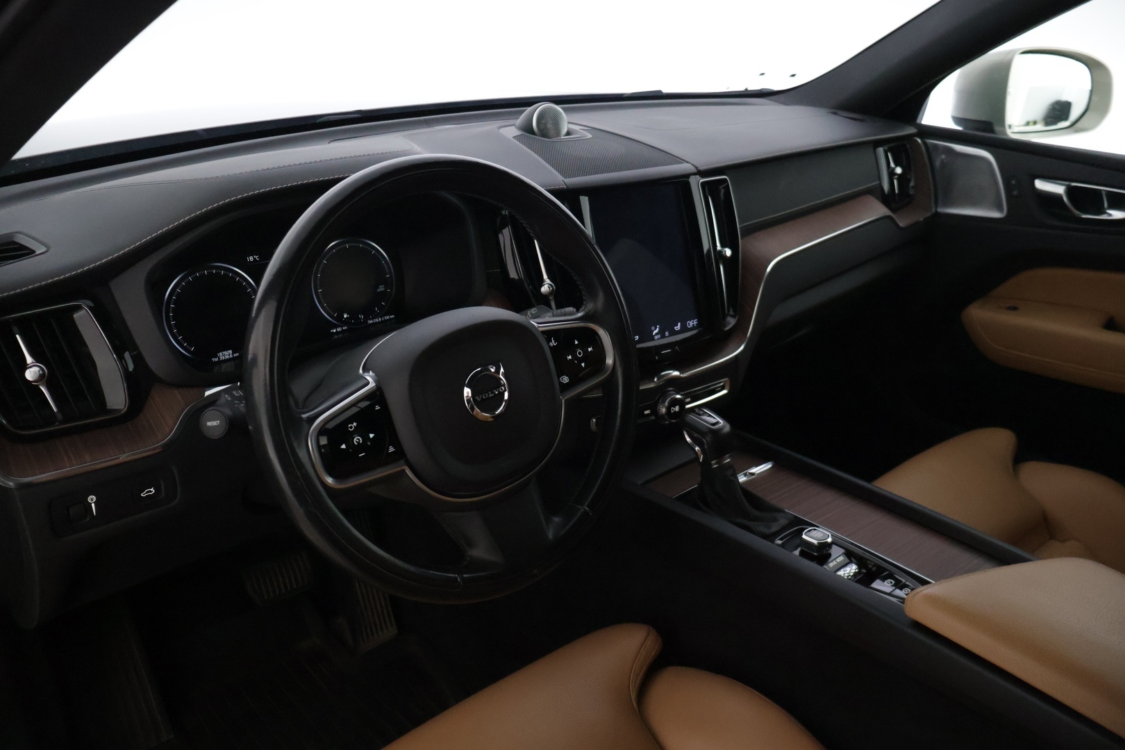 VOLVO XC60 2019