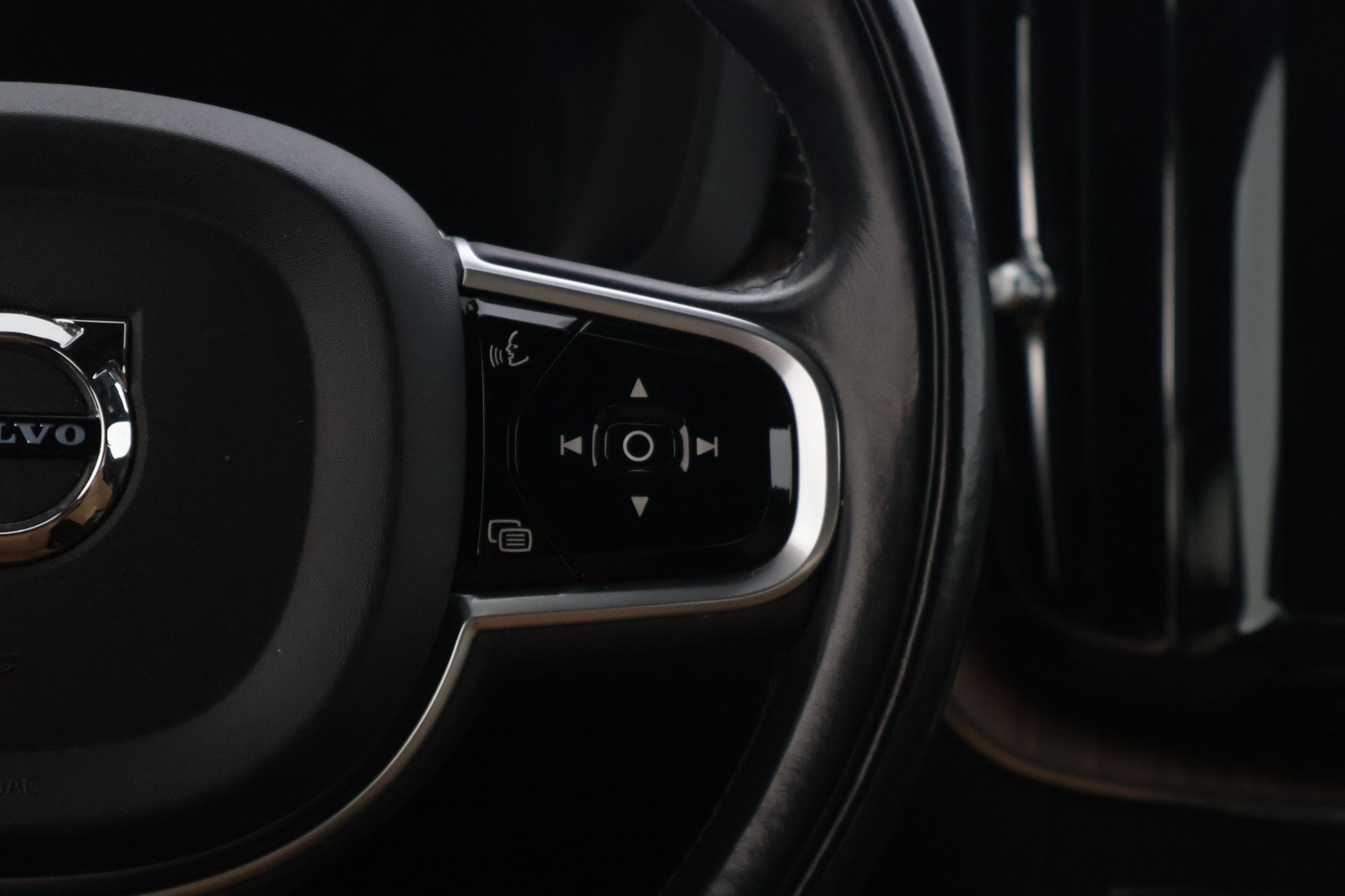 VOLVO XC60 2019