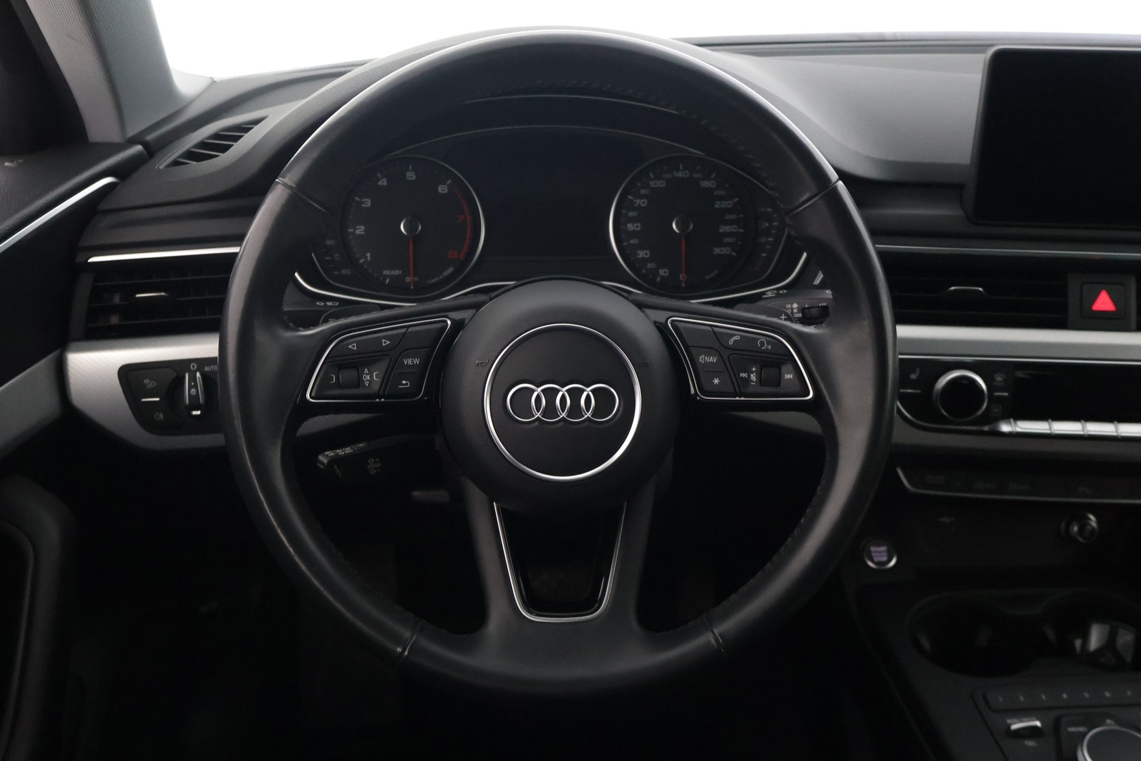 AUDI A4 2019