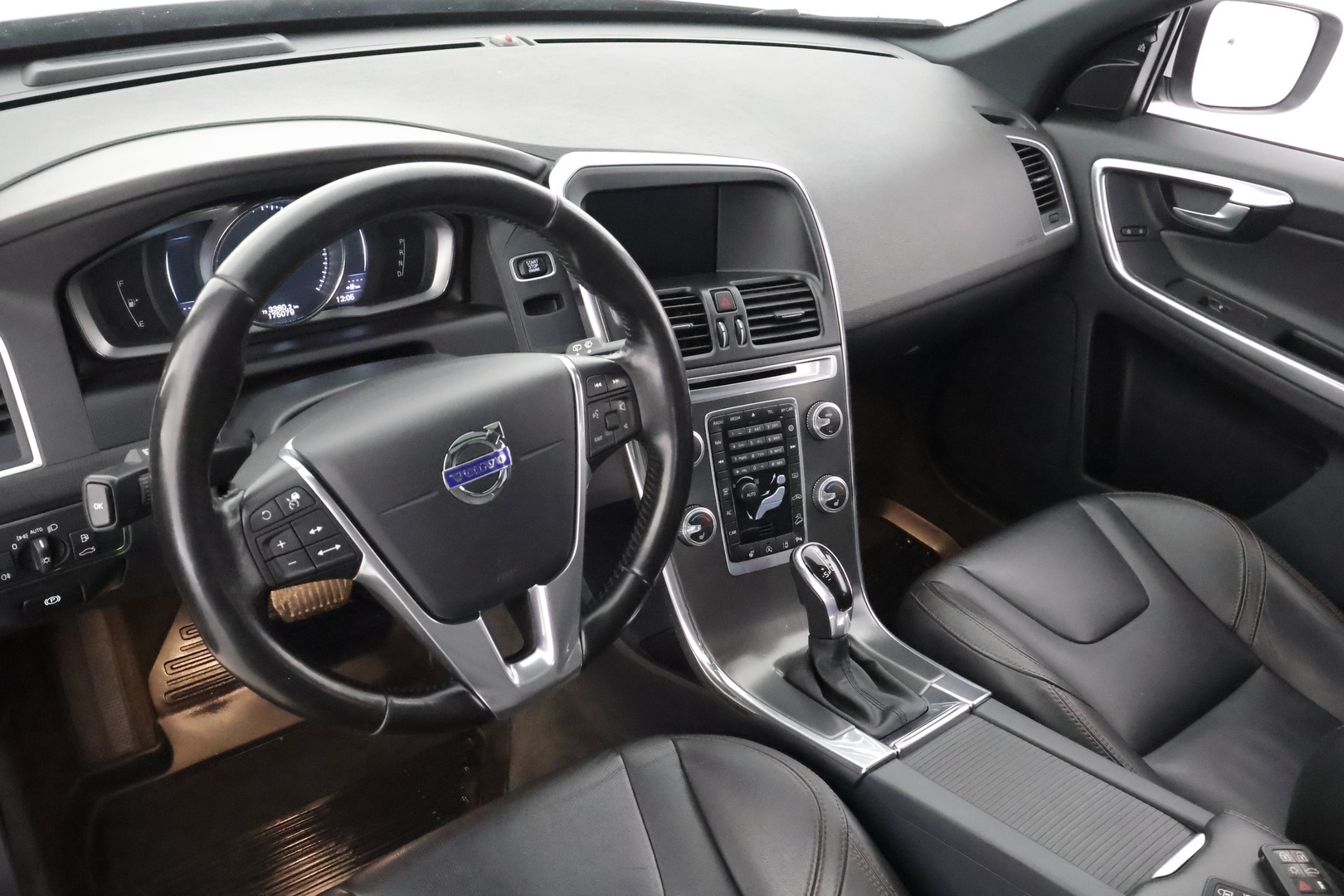 VOLVO XC60 2016