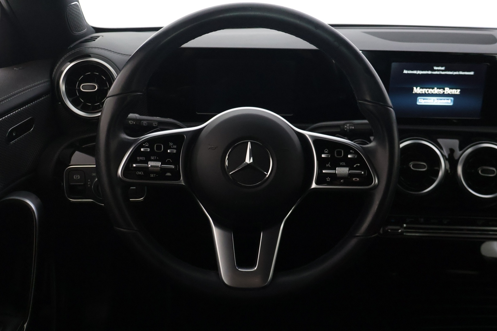 MERCEDES-BENZ CLA 2021