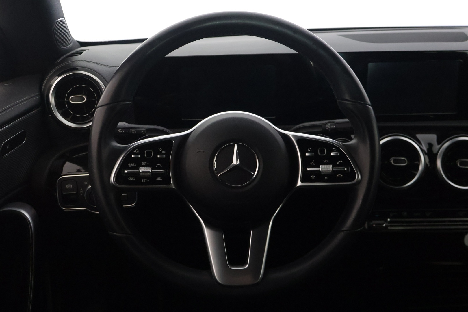 MERCEDES-BENZ CLA 2021