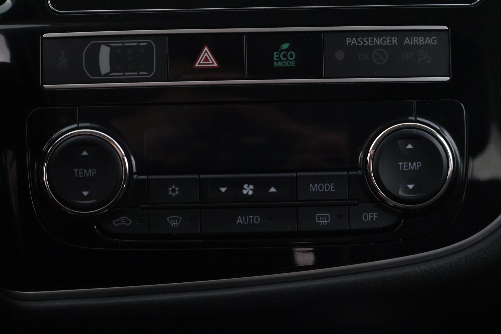 MITSUBISHI OUTLANDER PHEV 2019